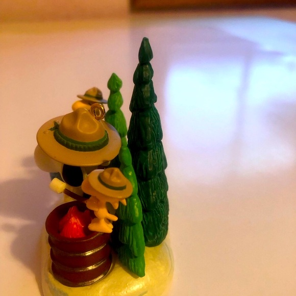 Hallmark Keepsake - Holiday En-tree-preneurs- The Peanut Gang - 2011 - Picture 6 of 13